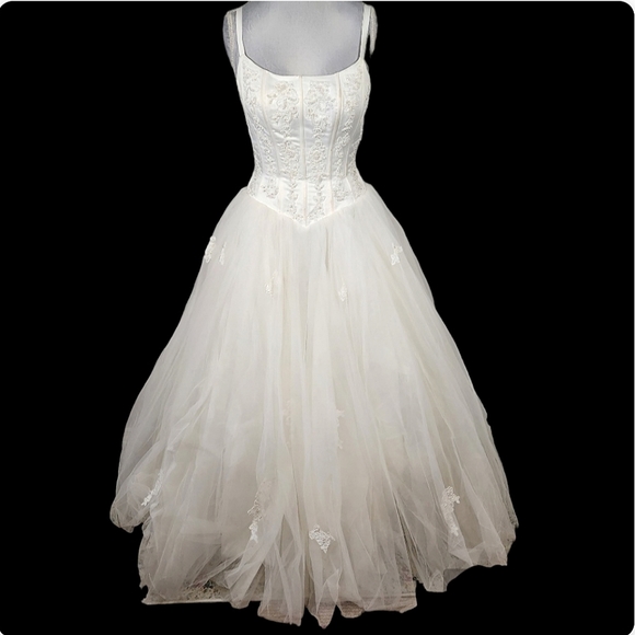 Oleg Cassini Dresses & Skirts - VTG Oleg Cassini Beaded Corset Princess Lace Up Back Wedding Dress Size 10